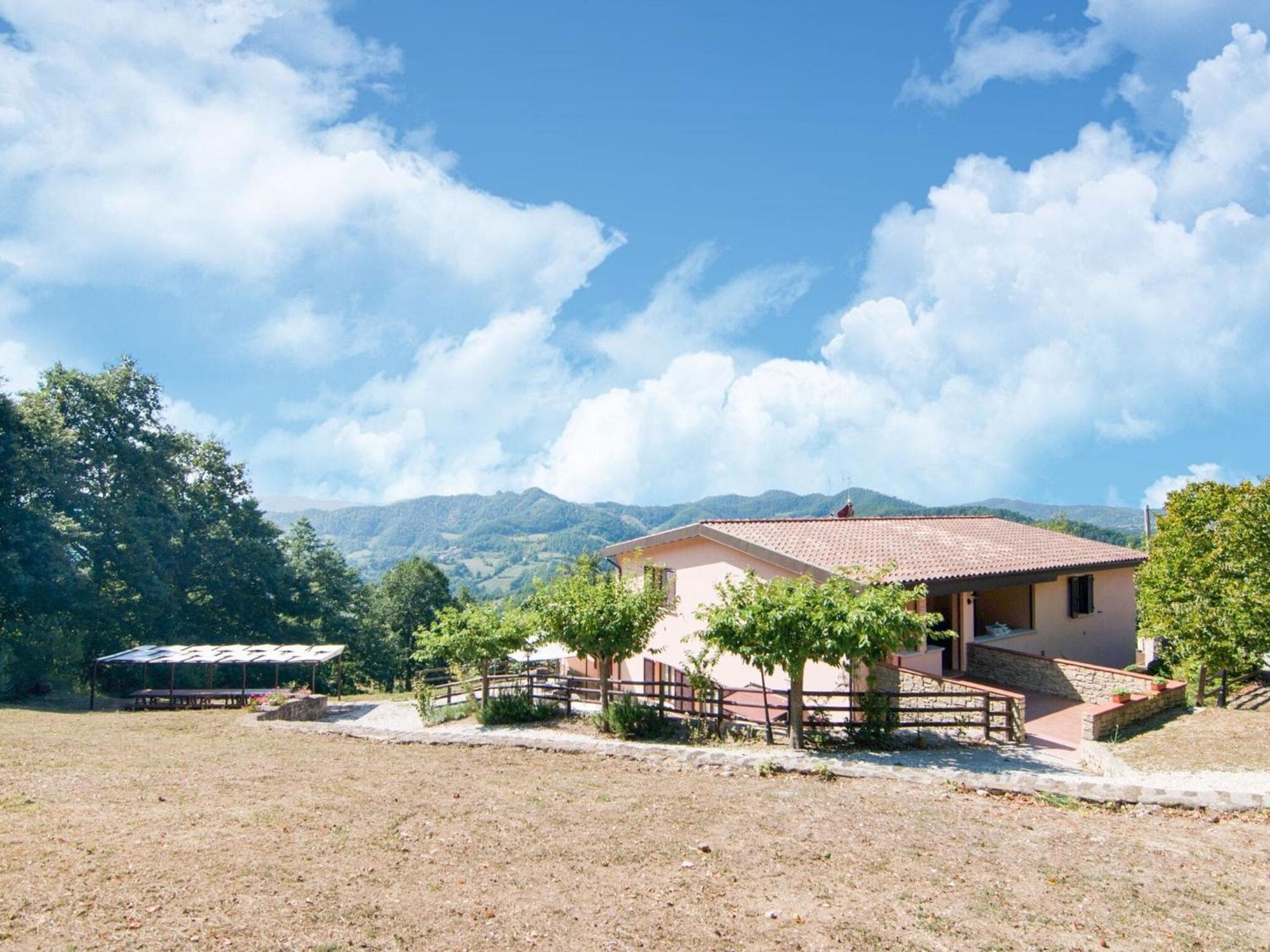 Inviting Farmhouse In Appenines With Covered Swimming Pool Apecchio 外观 照片